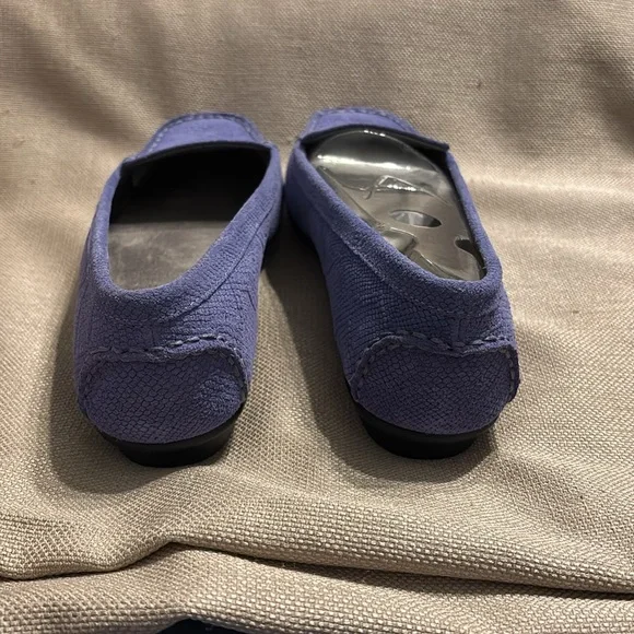 Aerosoles Stitch N Turn Nu Day Leather Loafer - Picture 10 of 13